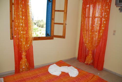 Hostal Koulas Pension - Red Lake