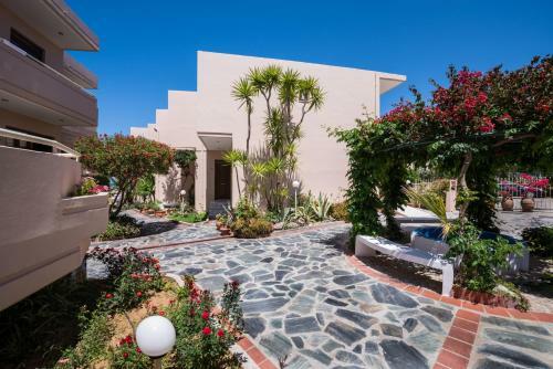 Hotel Oscar Suites & Village