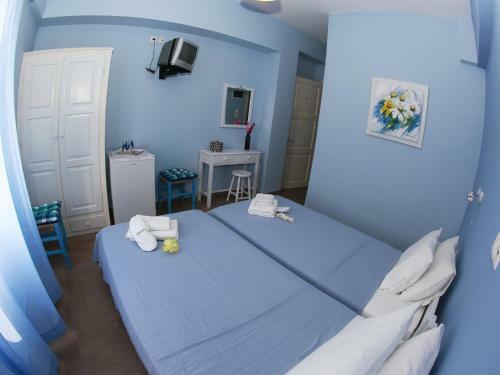 Hostal Theano Guesthouse