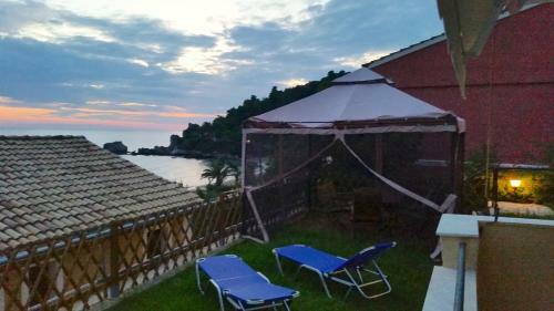 Menigos Resort House