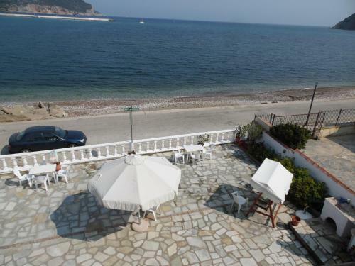 Hostal Villa Apostolis Studios