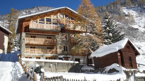 Bed & Breakfast Chalet Chardons Hattiers