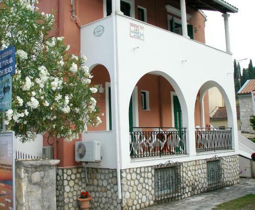 Lena Blue Sea Apartments