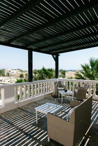 Hostal Memento Perissa