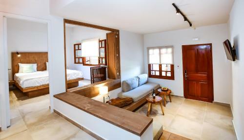 Aparthotel Anais Suites