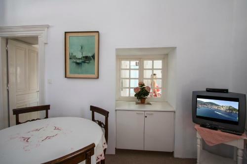 Hostal Achilleas Pension