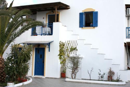 Hostal Mina's Studios In Naxos Island