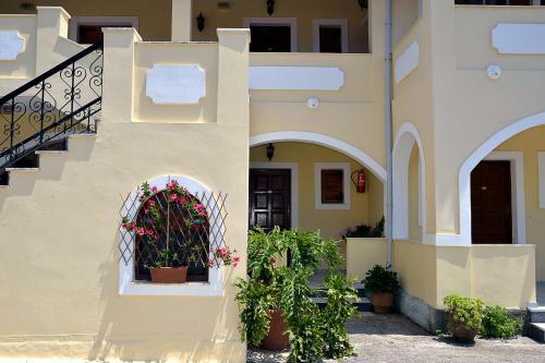 Theocharis Apartments