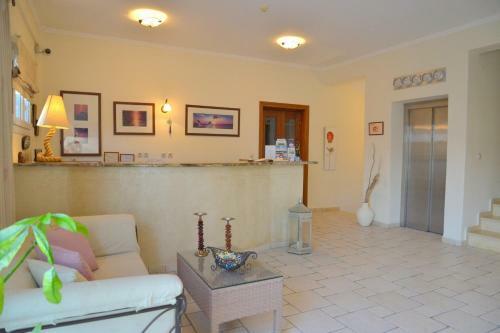 Ostria Hotel