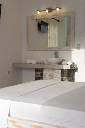 Hotel Porto Naoussa - Adults Only