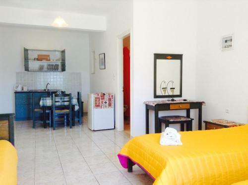 Golden Star Apartments