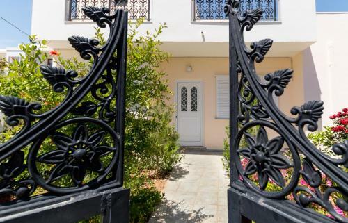 Golden Star Apartments