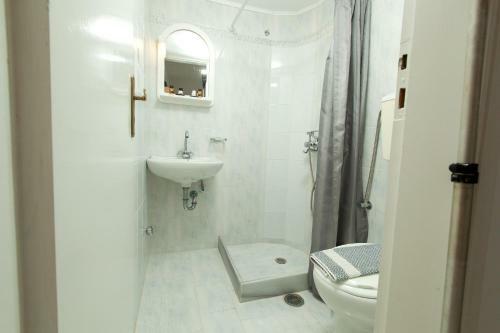 Hostal Kontogoni Rooms