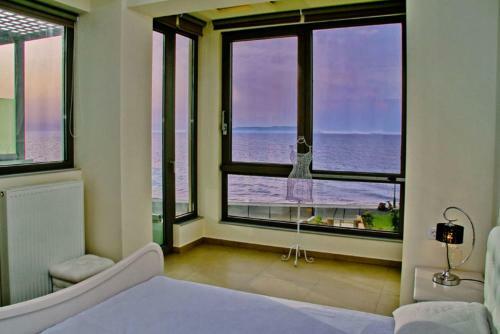 Sea View Beachfront Villa Peri