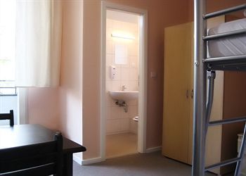 Hostal Hotel Amadeus Central