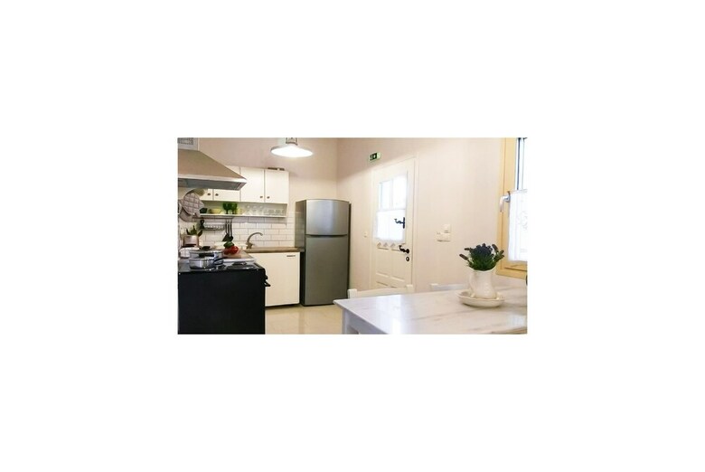 Maria's Studios & Apartments