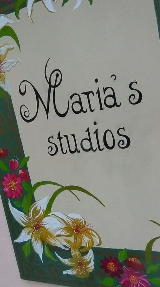 Maria's Studios & Apartments
