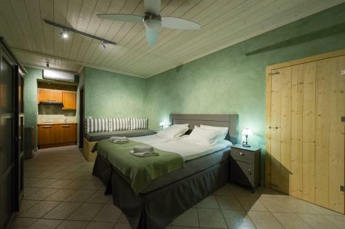 Aparthotel Enetiko Resort