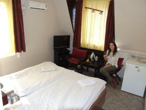 Hotel Thermal Panzi� S�rv�r