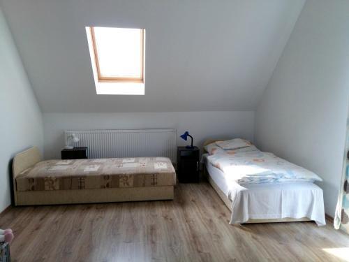 B.�.zs. Apartman