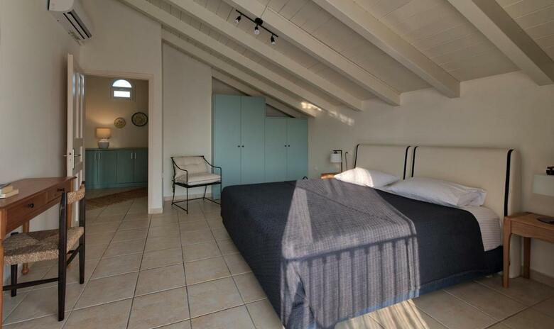 Erietta Luxury Apartments