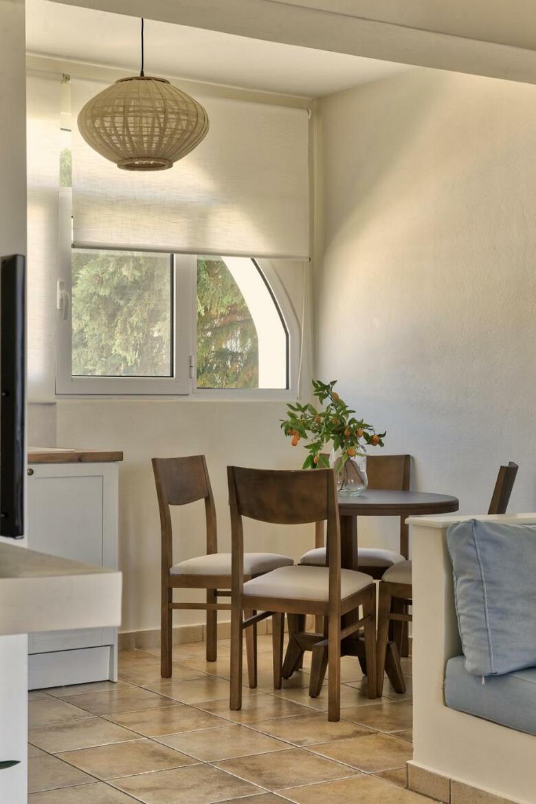 Erietta Luxury Apartments