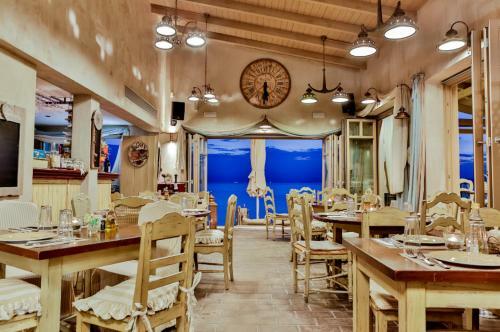 Hotel Six Keys