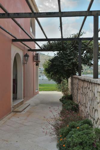 Kalamionas Studios & Apartments