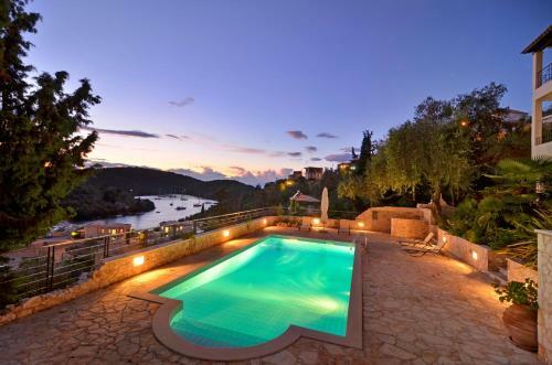 Niriides Luxury Apartments
