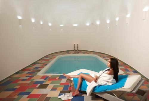 Hotel White Santorini Suites & Spa