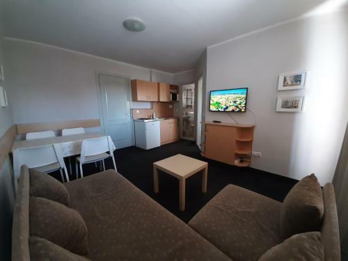 Familia Apartmanh�z