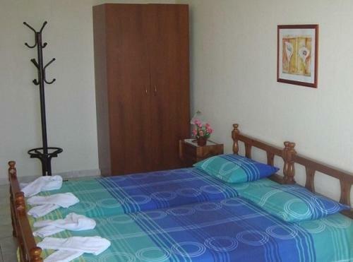 Yianna Studios & Apartments
