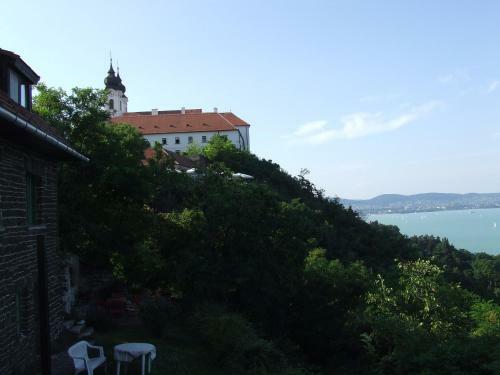 Hostal Cs�t� Vend�gh�z