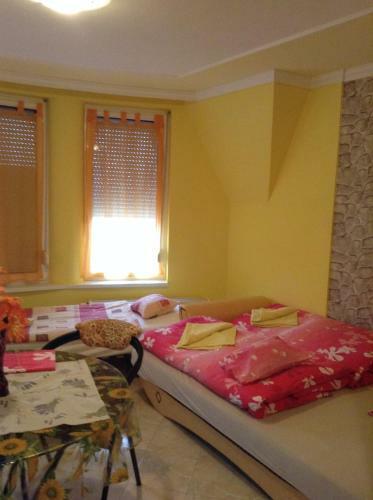 Margit Apartman Szurmai