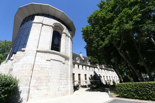 Hotel De Bourbon Grand Hotel Mercure Bourges