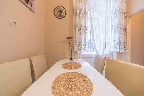 Zumin Apartment