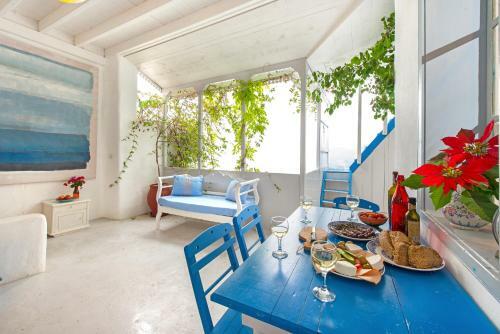 Villa Honeysuckle Residence