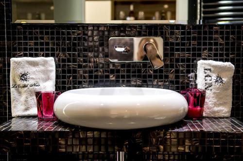 Enzo Capo Luxury Apartments