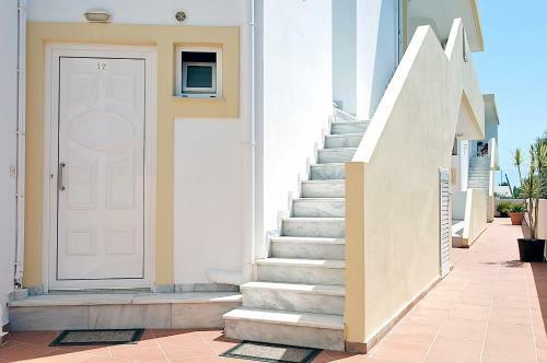 Elpida Apartments