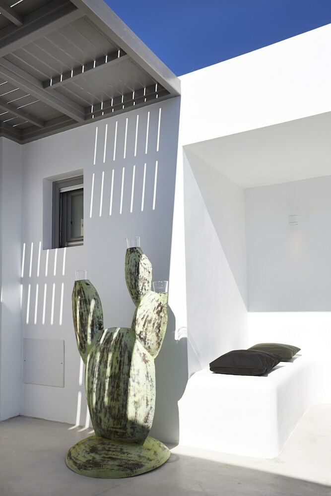 Eolia Kamari Villa
