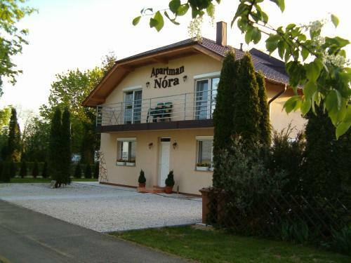 Mona Apartman