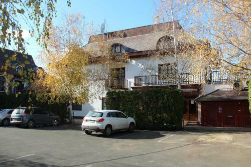 Karikas Hotel