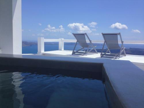 Altana Cliffside Villas