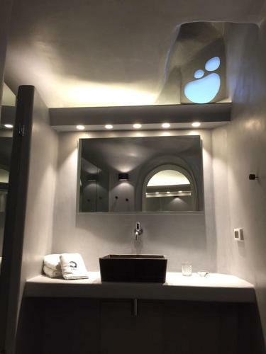 Altana Cliffside Villas