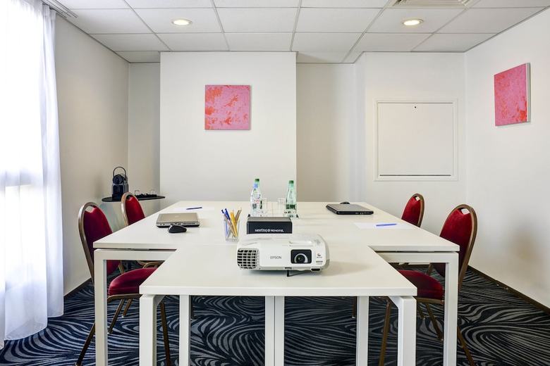 Hotel Novotel Paris Suresnes Longchamp