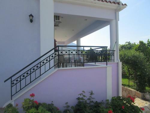 Faros Apartments