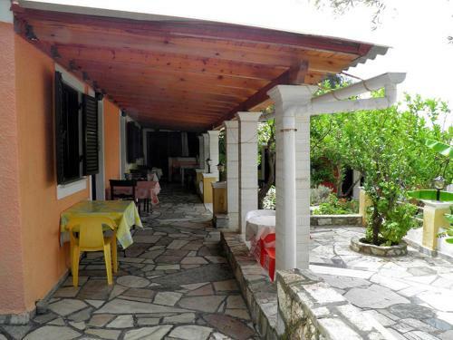 Akis Apartments