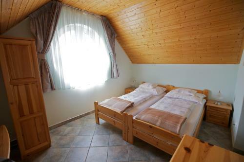 Apartamento Aranyapartman
