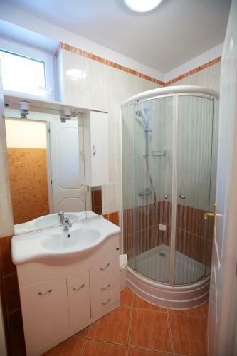 Apartamento Aranyapartman