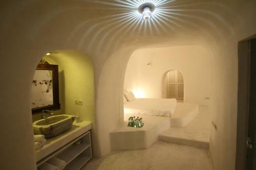 Villa Lydia Cavehouse